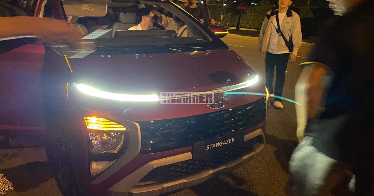Hyundai Stargazer xuất hiện không che chắn tại Việt Nam