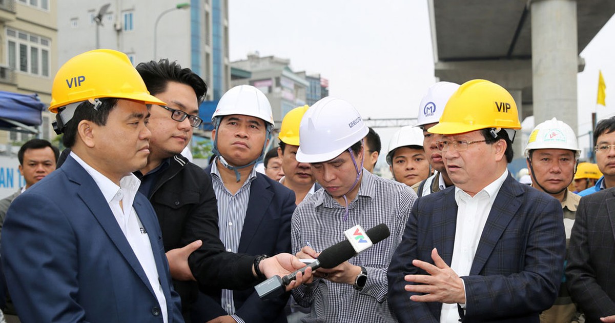 Yêu cầu đẩy nhanh tiến độ xây dựng các tuyến đường sắt đô thị tại Hà Nội