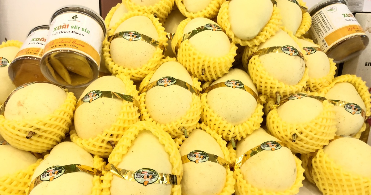 Xuất khẩu trái cây tăng mạnh, giá nội địa cao