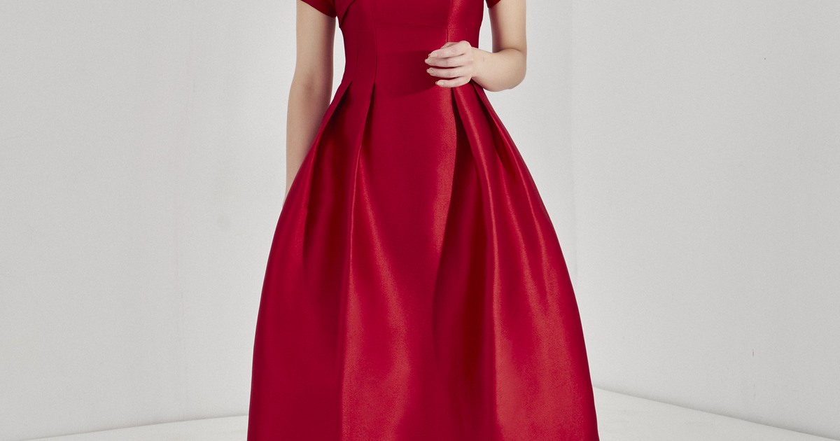 Đầm chất liệu len tăm, gấm, tafta được phái đẹp “sủng ái” vào mùa lạnh