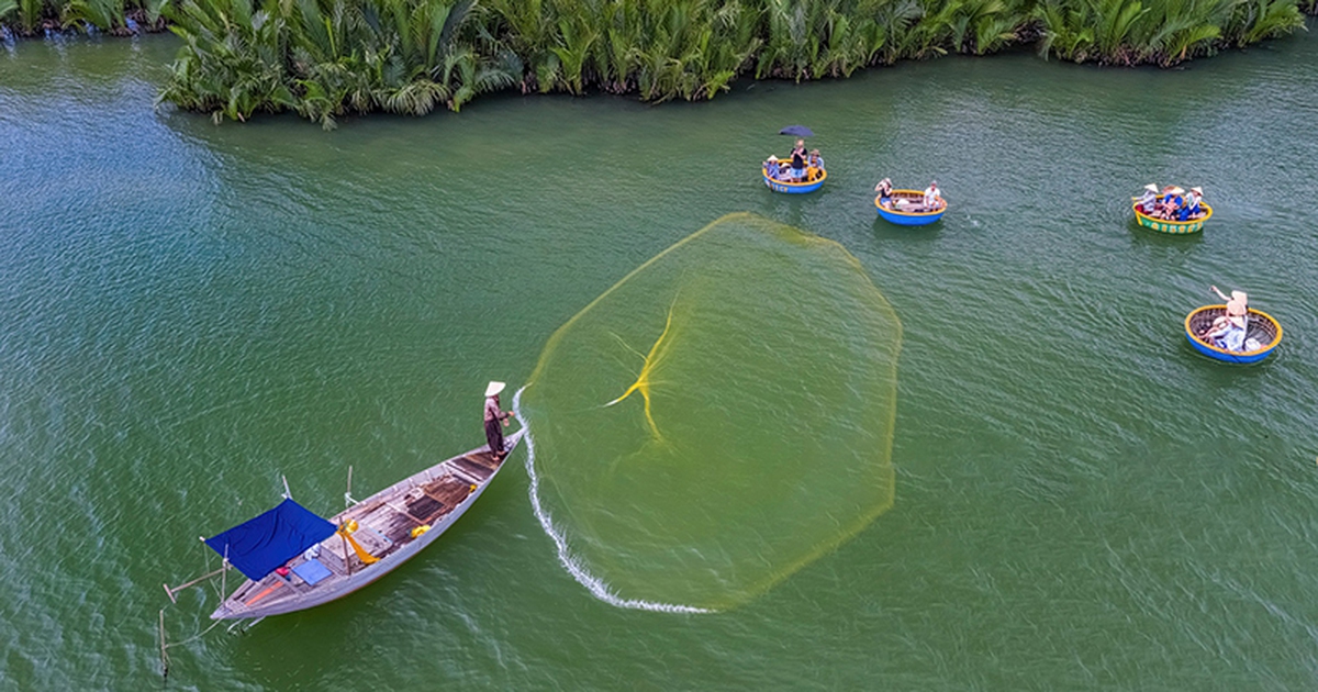 Một Hội An rất khác với tour thuyền thúng vào TOP của Kỷ lục Việt Nam