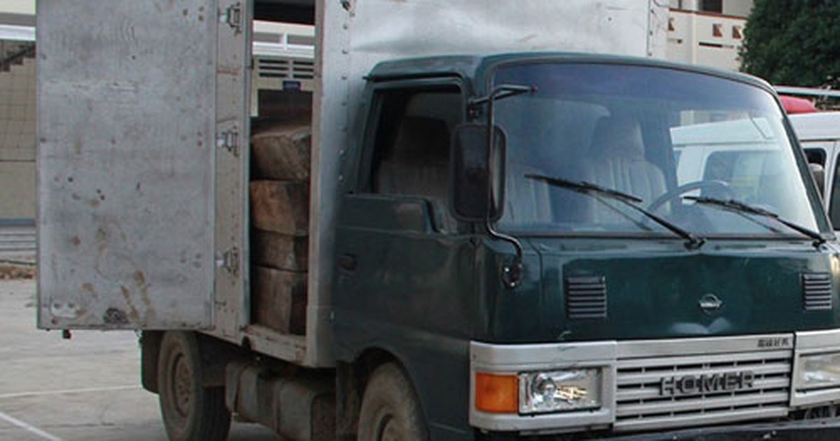 Bộ trưởng Cao Đức Phát khen ngợi tấm gương kiểm lâm hy sinh