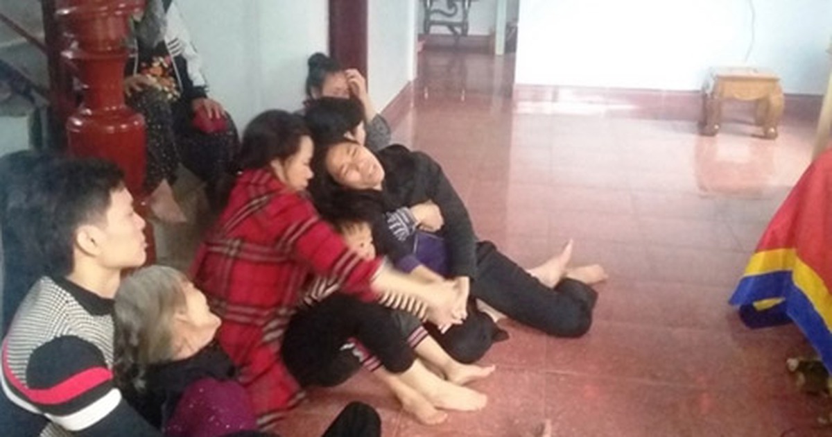 Sập giàn giáo tại Formosa: Khóc ngất bên quan tài chồng