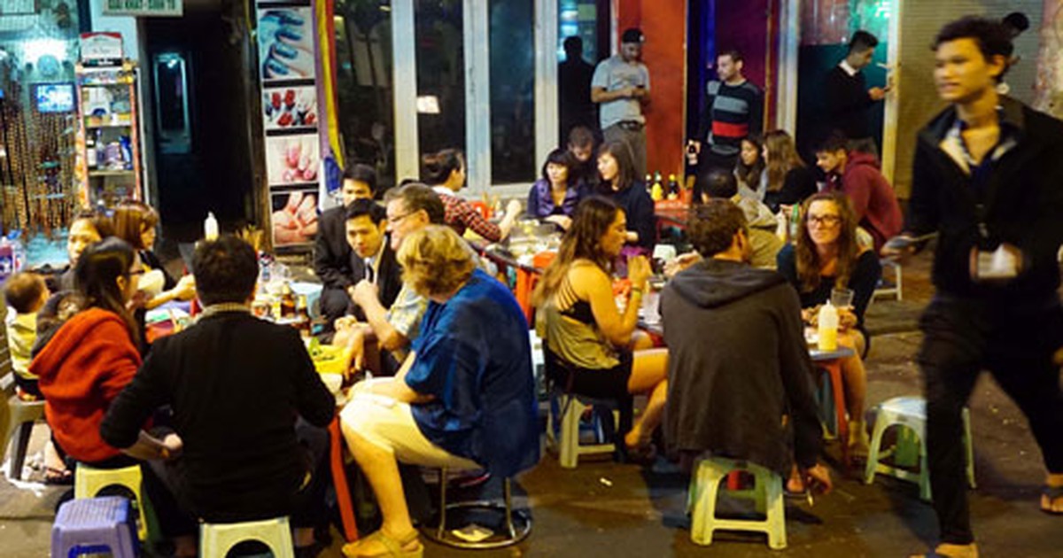 Du khách bị buộc đi... ngủ sớm - Kỳ 2: Nhớn nhác ở phố cổ Hà Nội