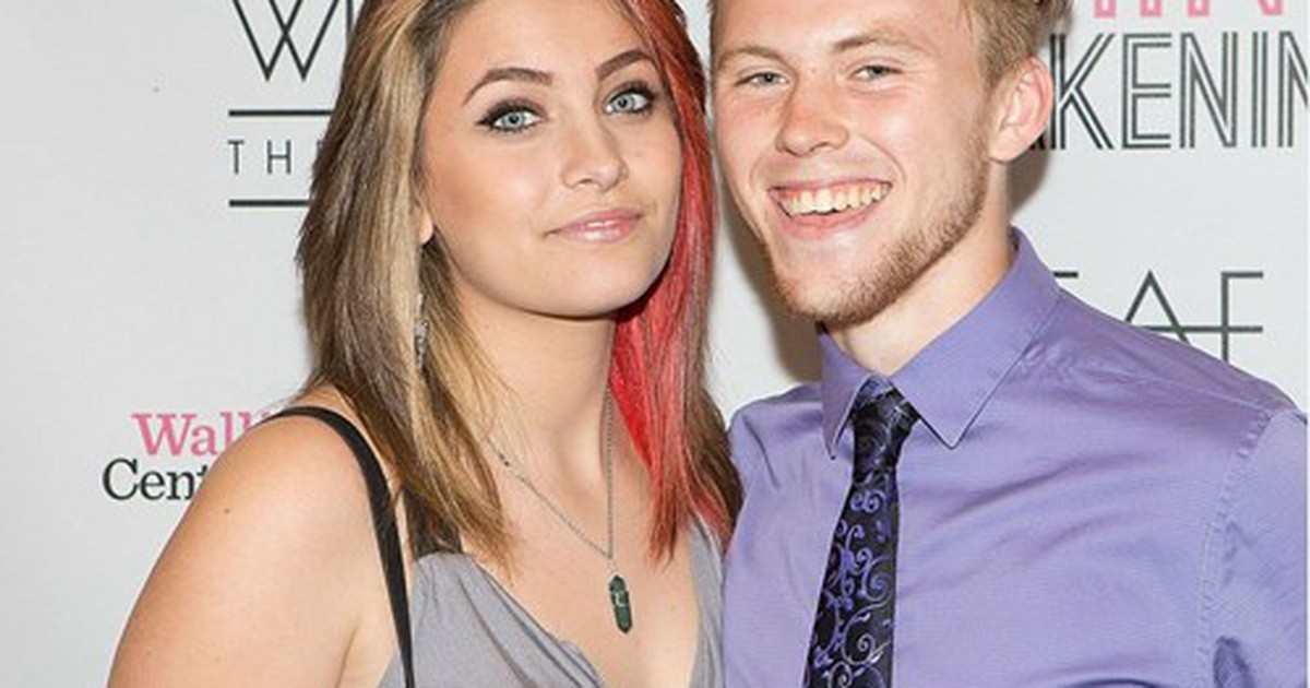 Con gái Michael Jackson bí mật kết hôn ở tuổi 17?