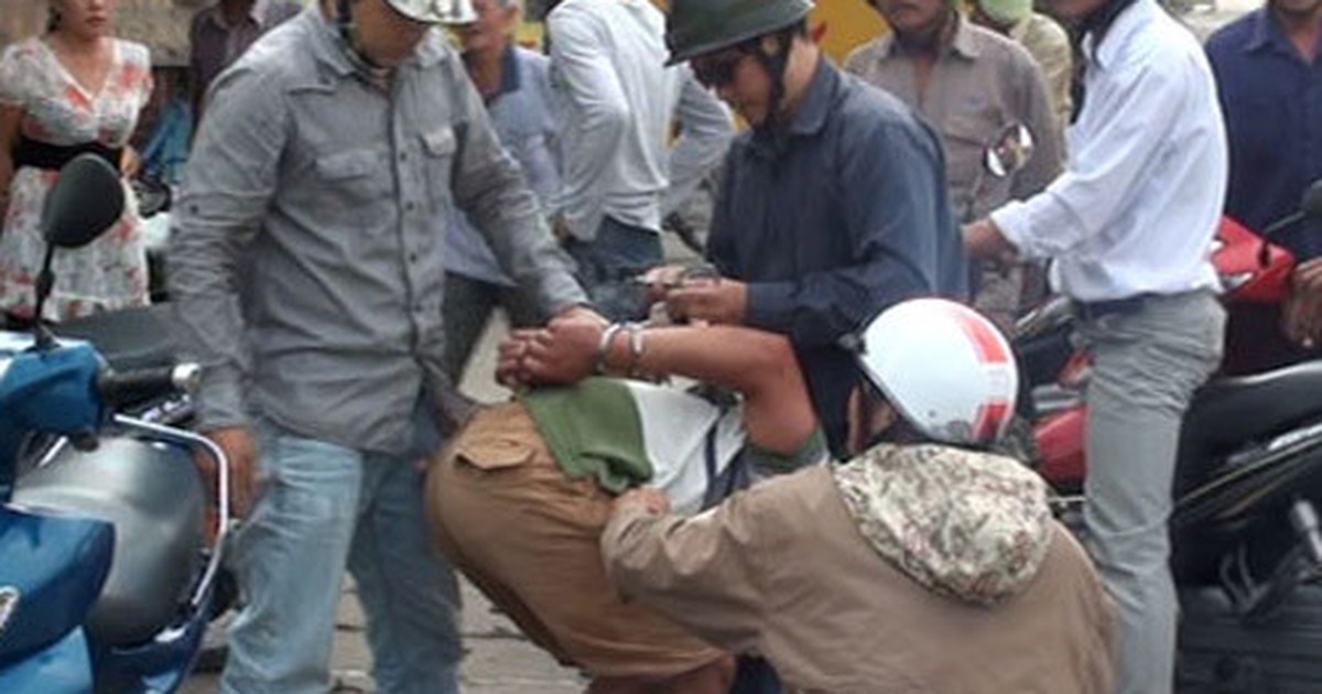 'Hiệp sĩ đường phố' truy bắt nhiều tên cướp giật trong ngày tết