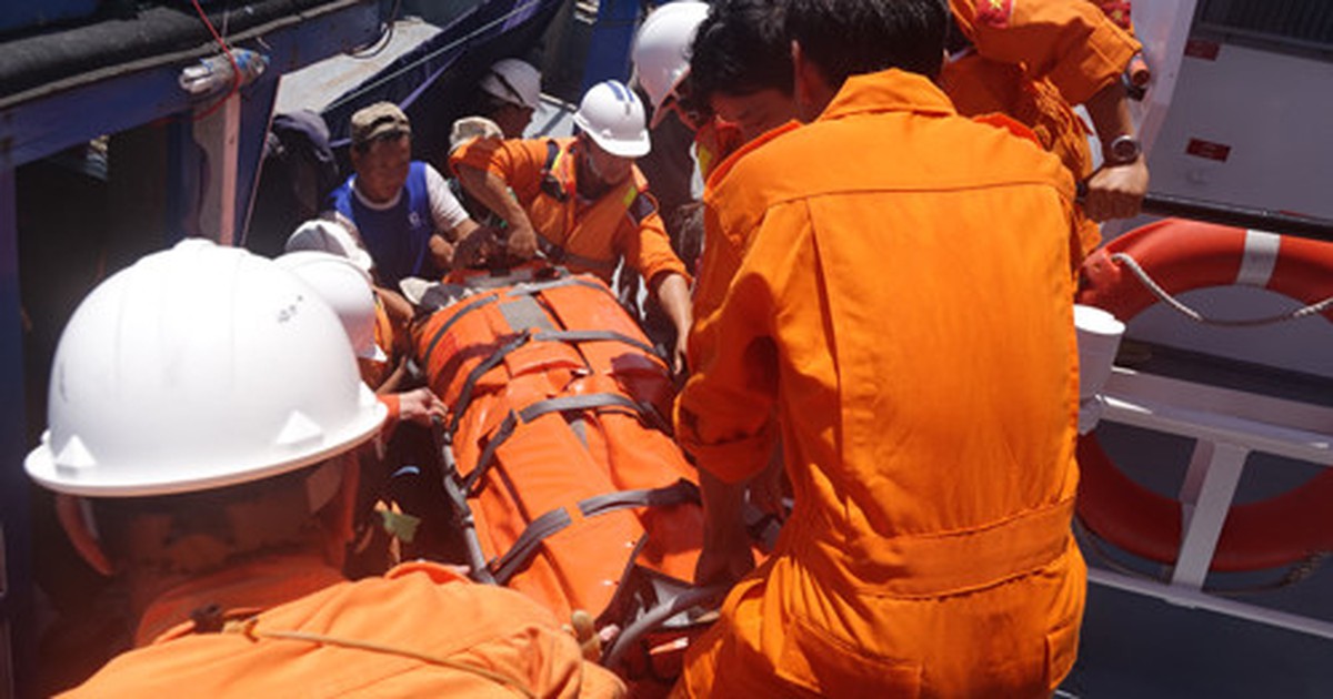 Hai thuyền viên nước ngoài gặp nạn, 1 người chết