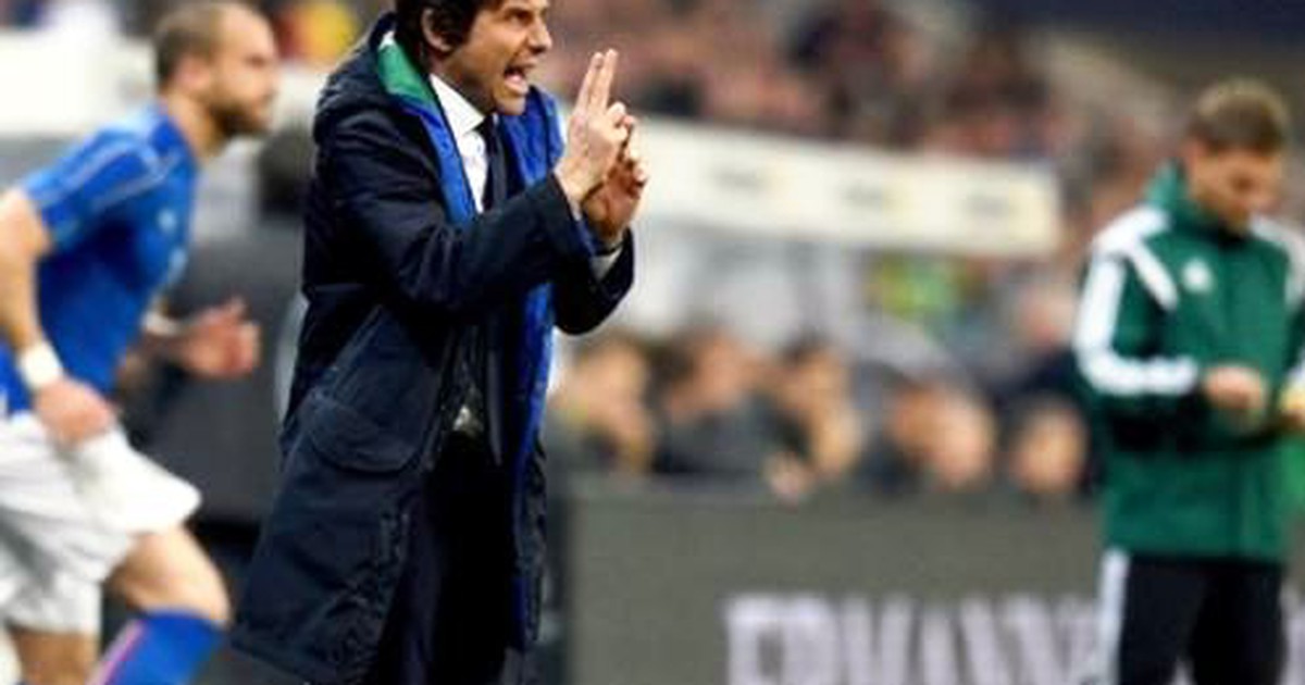 HLV Conte sẽ thay Guus Hiddink dẫn dắt CLB Chelsea mùa tới