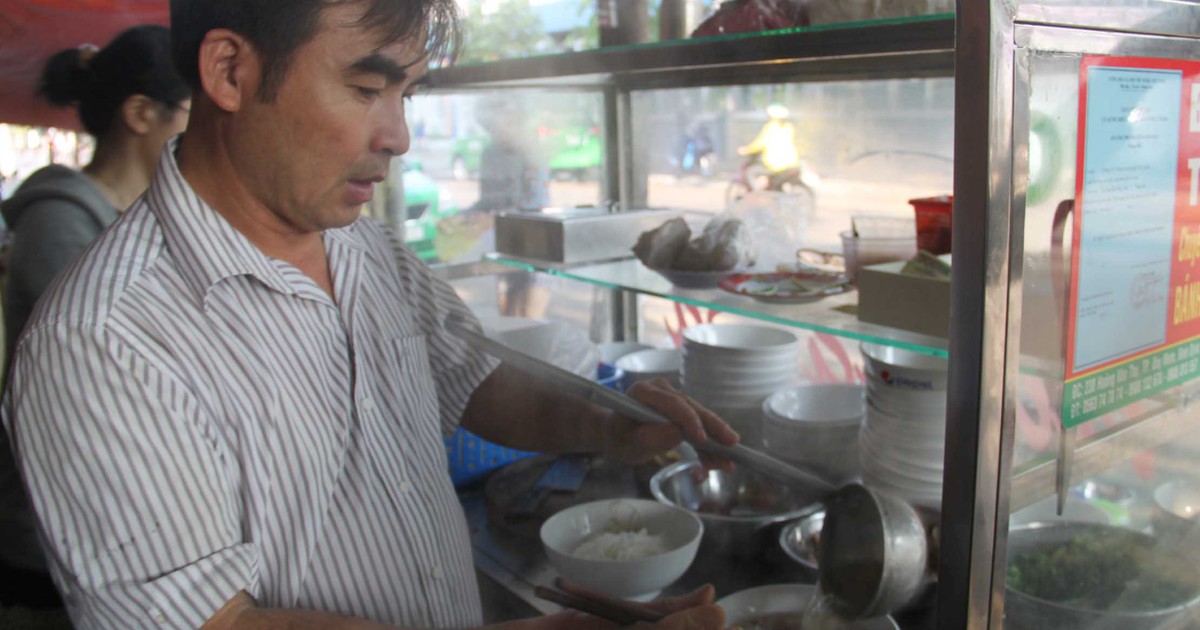 Xem xét hồ sơ giám định thương tật của cựu binh Gạc Ma