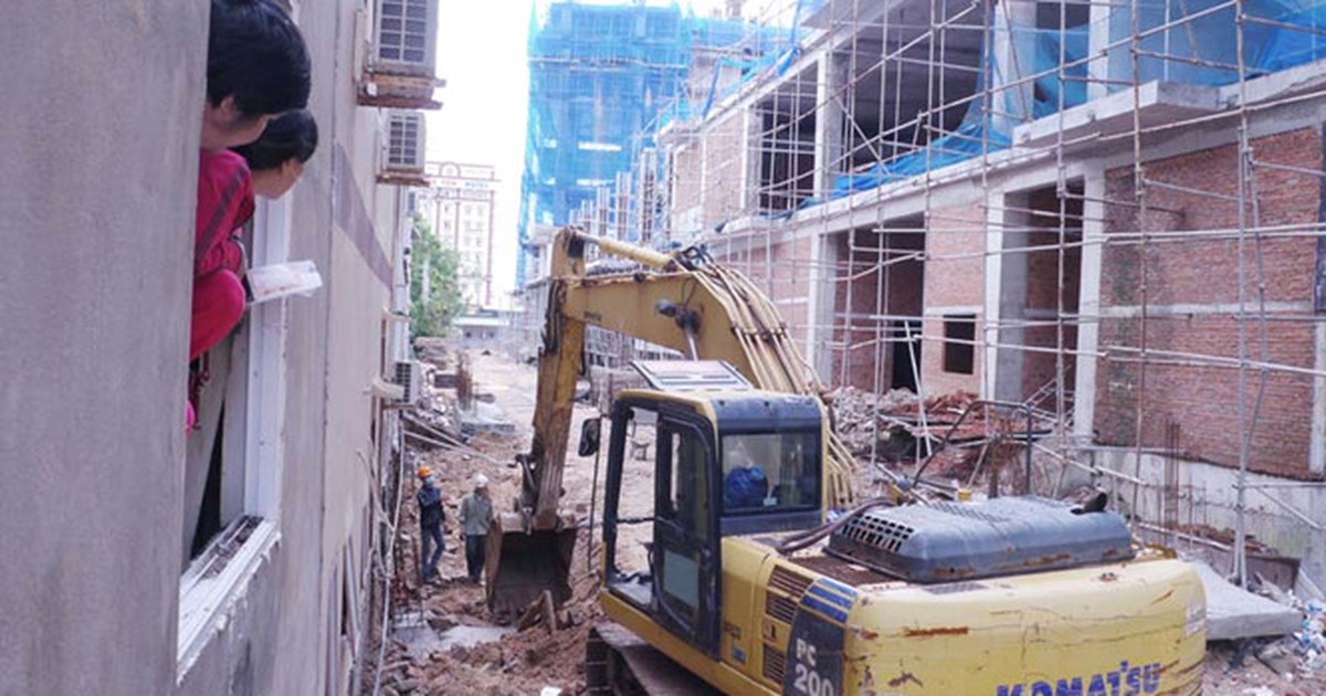 Bồi thường cho các hộ dân bị nứt nhà, sụt lún