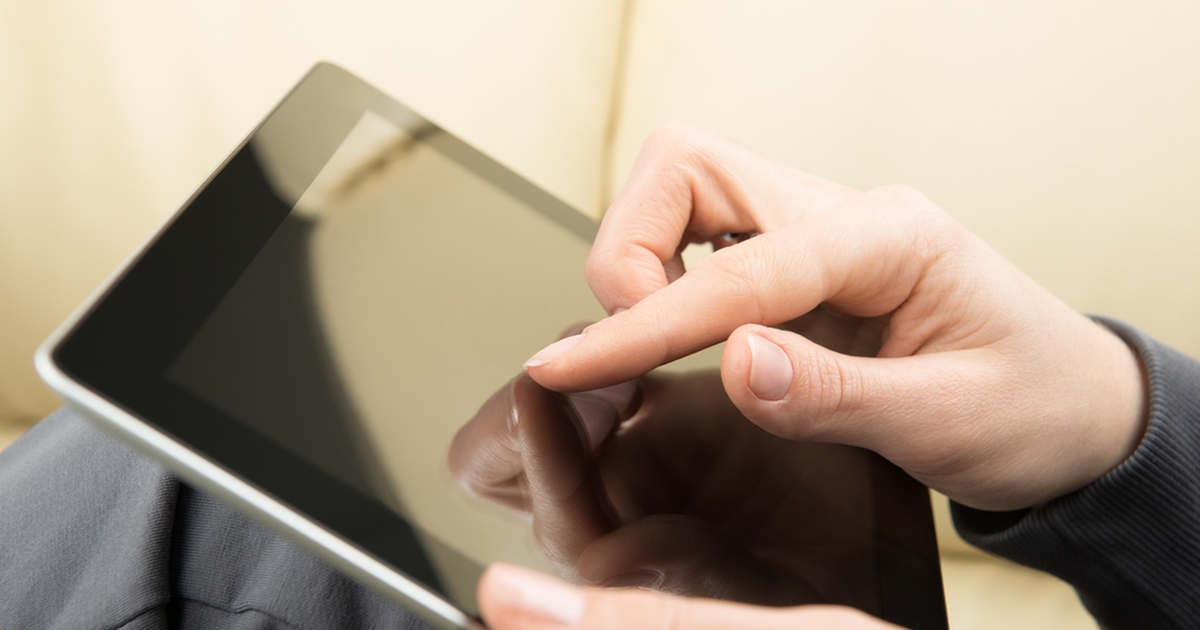 Phụ nữ dễ bị 'cổ iPad' hơn đàn ông