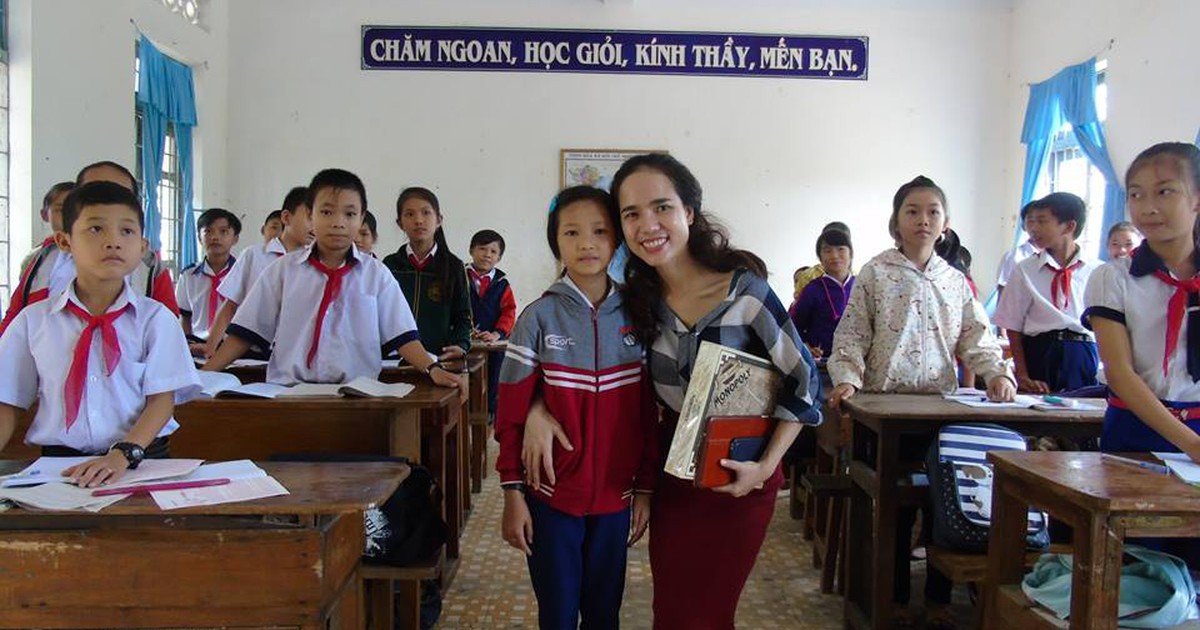 Cô gái tự gây quỹ học bổng cho học trò nghèo