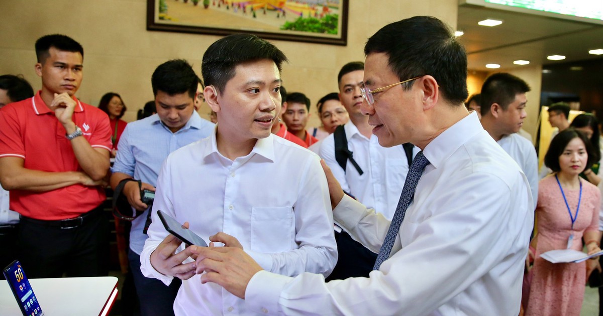 Phát triển thành công điện thoại 5G, VinSmart rộng cửa ra thế giới