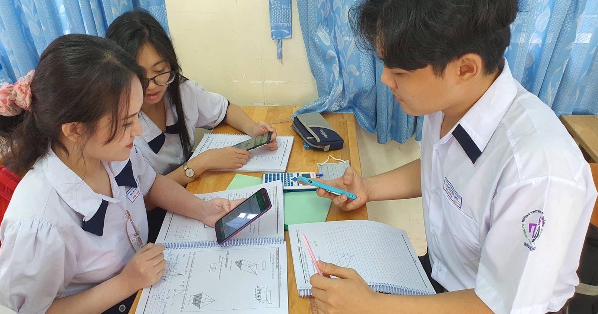 Học sinh dùng điện thoại trong giờ học như thế nào?