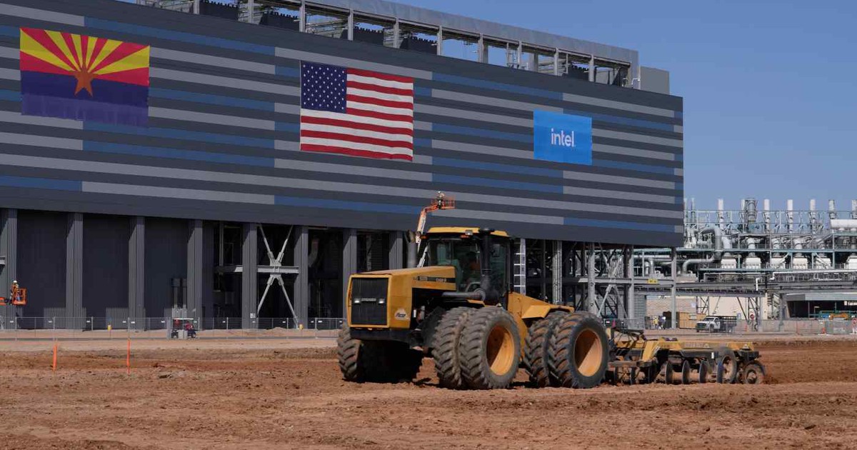 Intel động thổ nhà máy chip Arizona 20 tỉ USD để cạnh tranh với TSMC