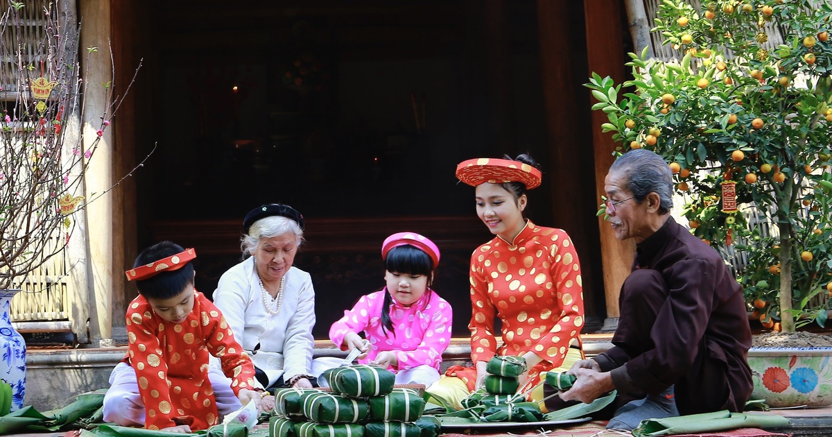 Tết là dịp hướng con đến với văn hóa cội nguồn