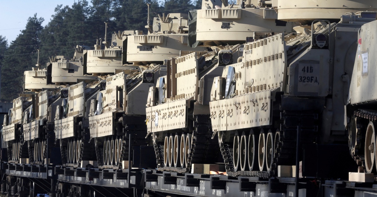 Phương Tây ùn ùn bổ sung vũ khí cho Ukraine