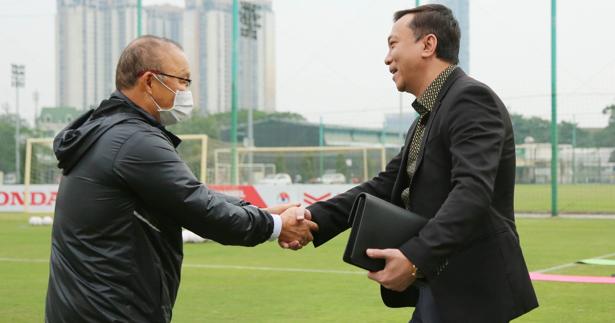 Bao giờ VFF công bố danh tính tân HLV trưởng tuyển Việt Nam?