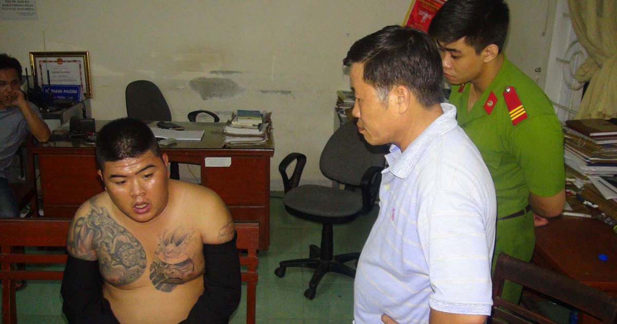 Hỗn chiến trong đêm, 'dàn quân' với ô tô và súng, lựu đạn, mã tấu