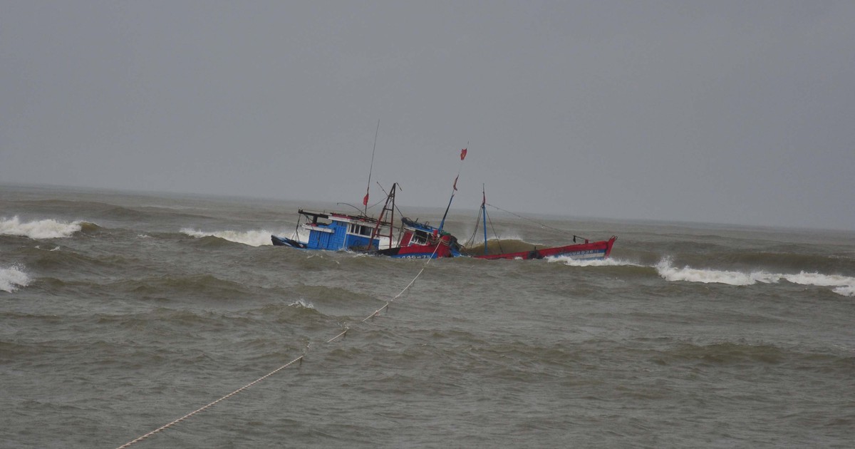 Vẫn chưa tìm thấy 4 ngư dân Quảng Ngãi mất tích trên biển