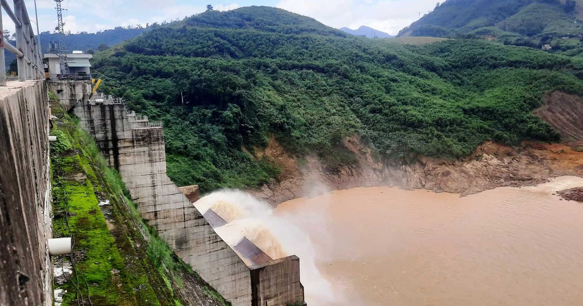 Quảng Nam yêu cầu 3 thủy điện hạ mực nước để đảm bảo dung tích đón lũ