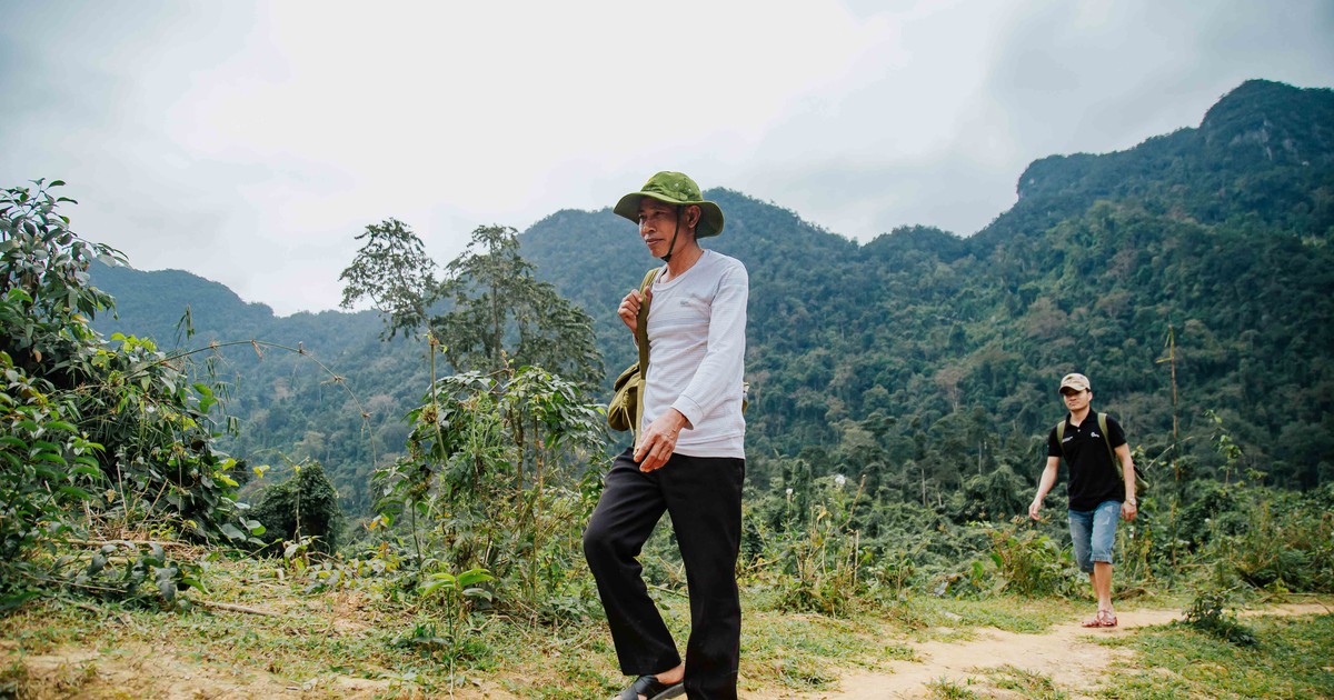 Ngày Nhà giáo Việt Nam 20.11: 'Ngọn đèn' ở bản Đoòng