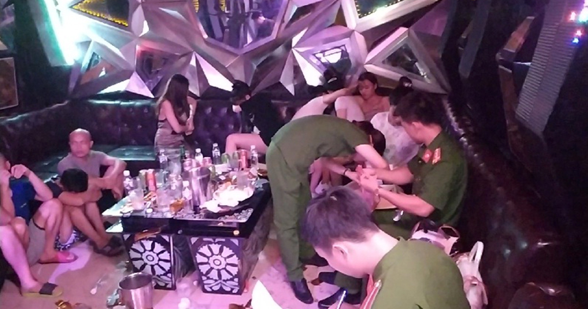 Hưng Yên: Gần 100 thanh niên sử dụng ma túy, bay lắc trong phòng karaoke