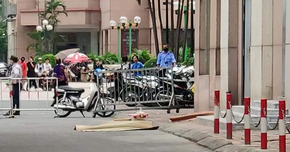 Hà Nội: Bé gái 6 tuổi rơi từ tầng cao chung cư tử vong thương tâm