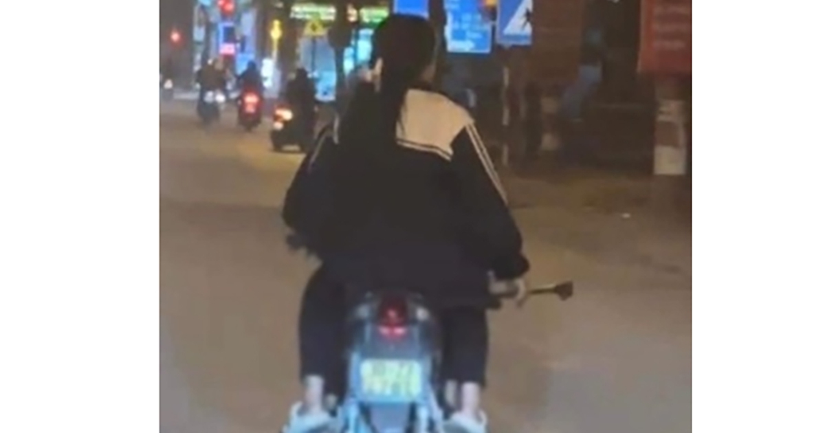 Triệu tập nữ sinh 15 tuổi cầm dao phóng lợn đi dọc đường huyện tìm người để đánh