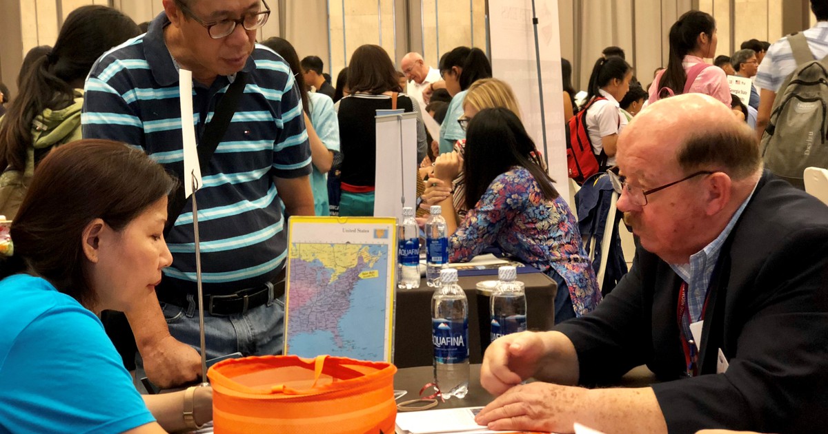 Xét thị thực du học Mỹ trở lại nhưng không xét sinh viên học 100% trực tuyến