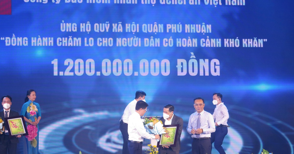 Chương trình 'Phú Nhuận xanh - Phú Nhuận nghĩa tình' quyên góp được số tiền ấn tượng