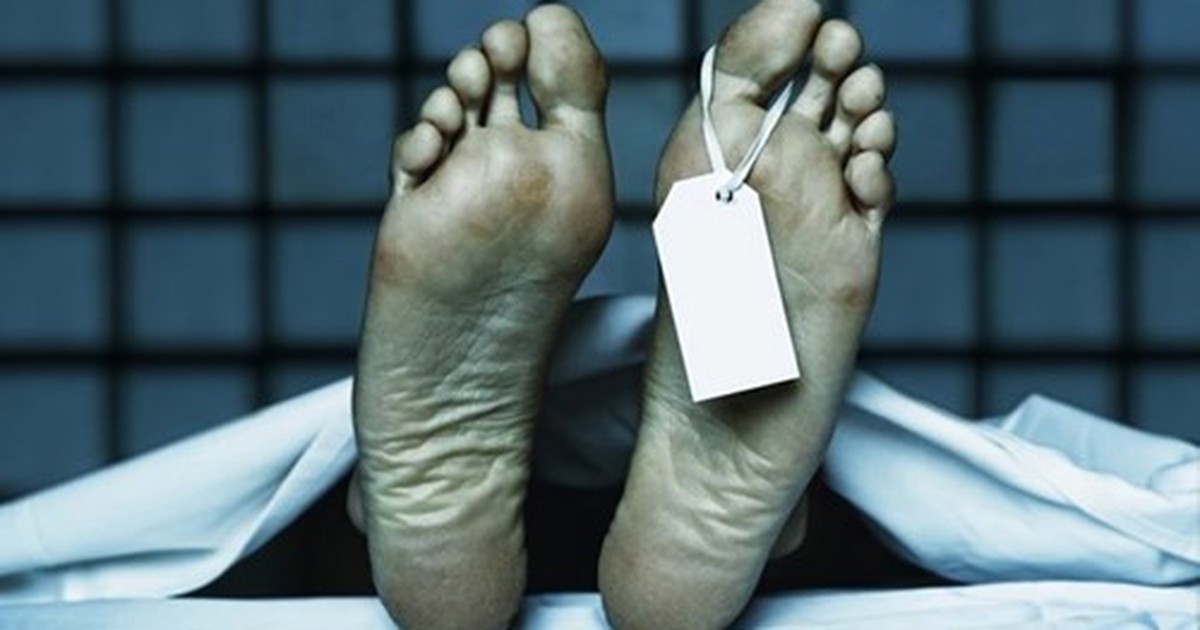 Cự cãi về khoản nợ tiền thuê vuông nuôi tôm, cha đâm chết con