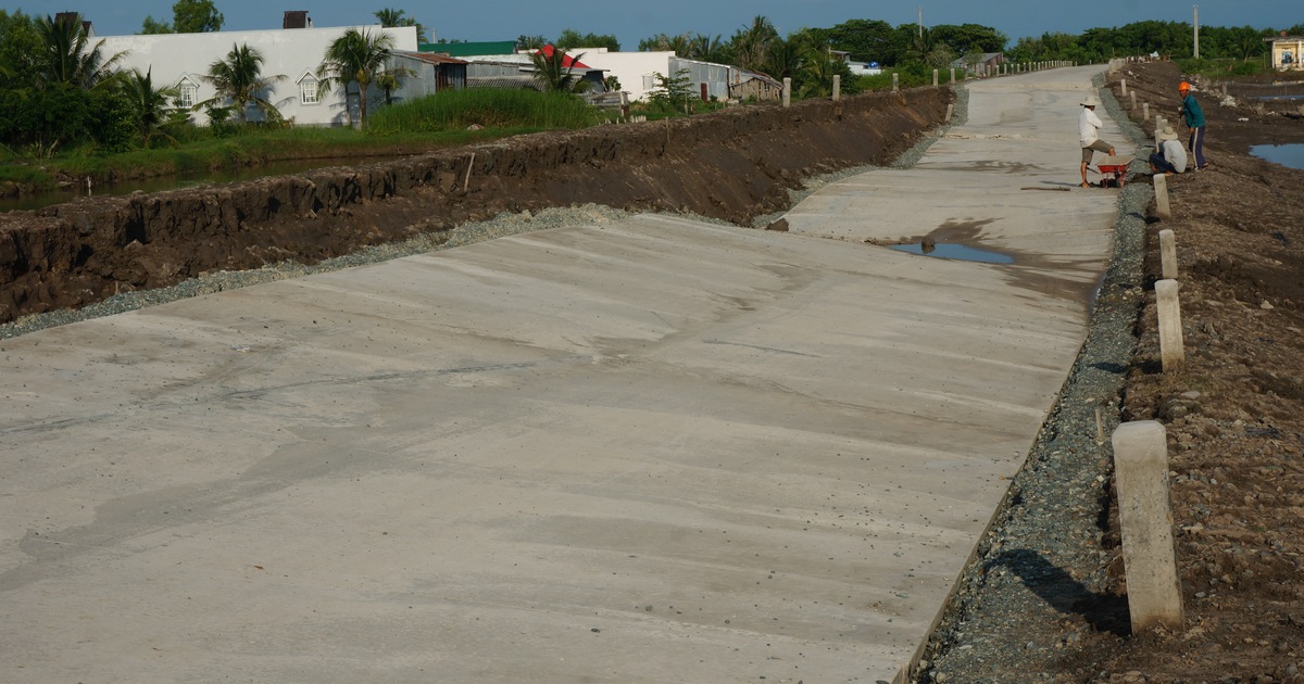 Sụt lún đường bê tông đê biển Tây: Nhà thầu phải tự bỏ tiền khắc phục