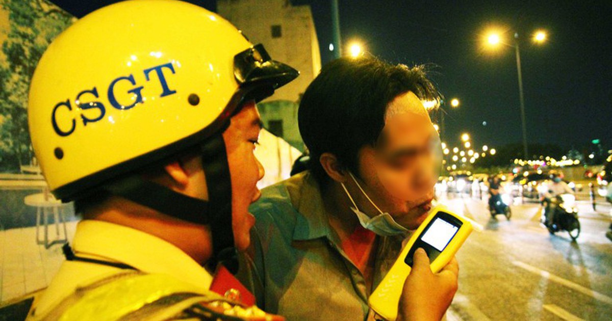 Cà Mau: Vi phạm nồng độ cồn, một trưởng phòng bị cảnh cáo, điều chuyển công tác