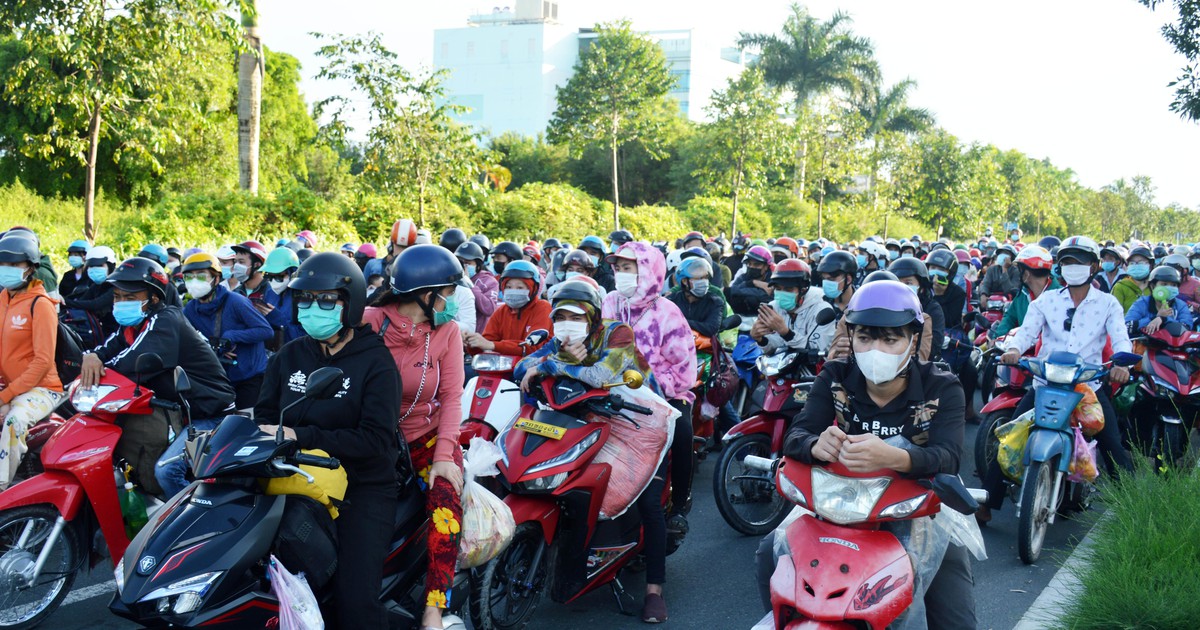 Cà Mau: Hỗ trợ người có hoàn cảnh khó khăn trong thời gian cách ly tập trung