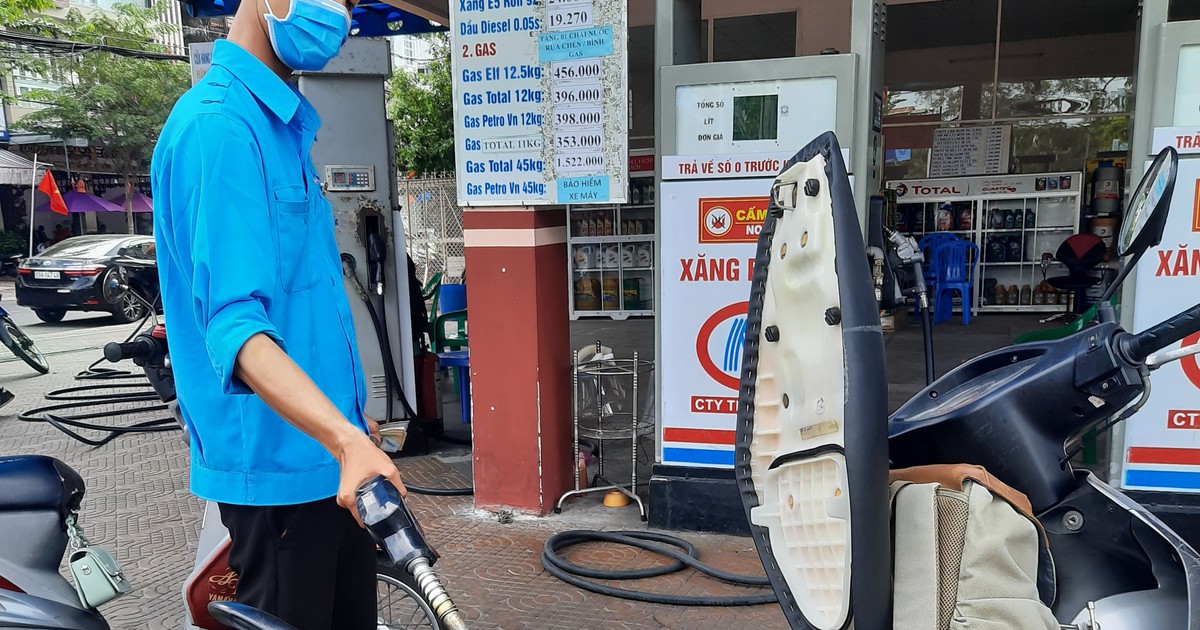 7 cửa hàng xăng dầu dừng hoạt động, Cà Mau khuyến cáo người dân không mua bằng can- chai