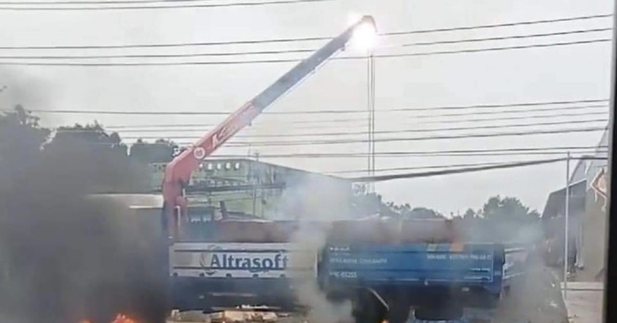 Cà Mau: Xe cẩu vướng dây điện, 3 người bị thương