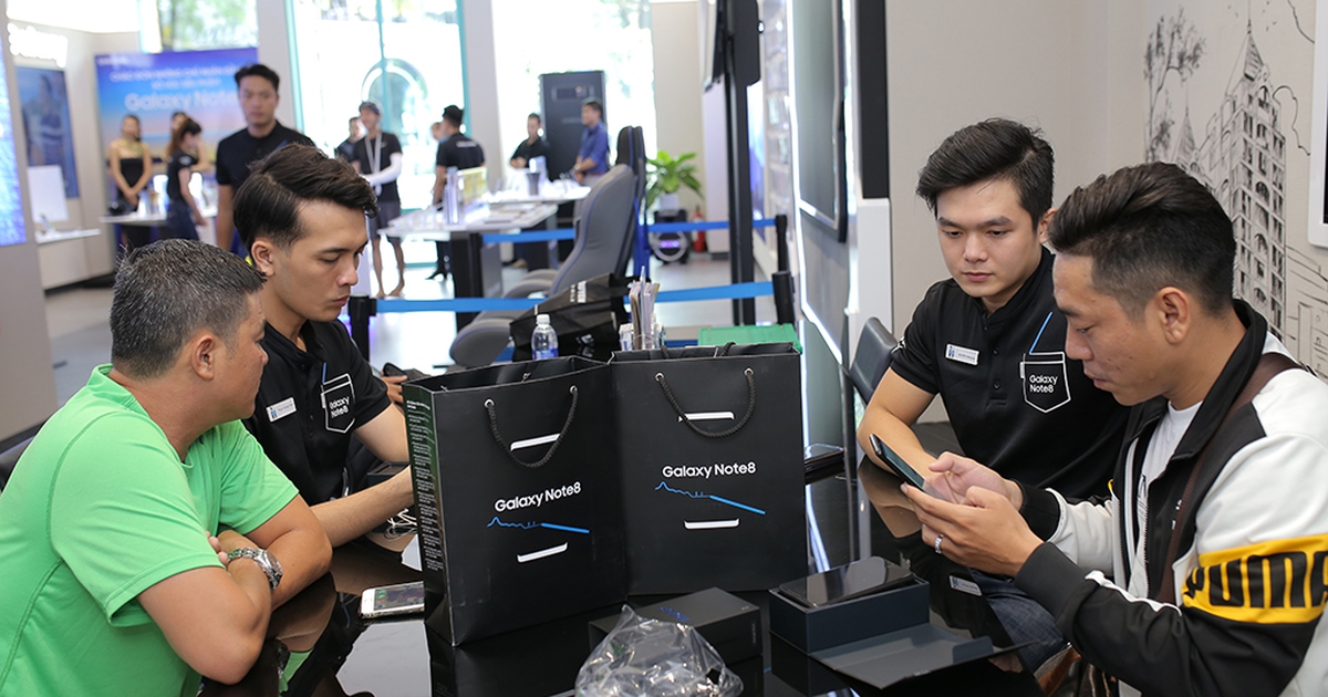 Tín đồ công nghệ Việt bấn loạn vì Galaxy Note8