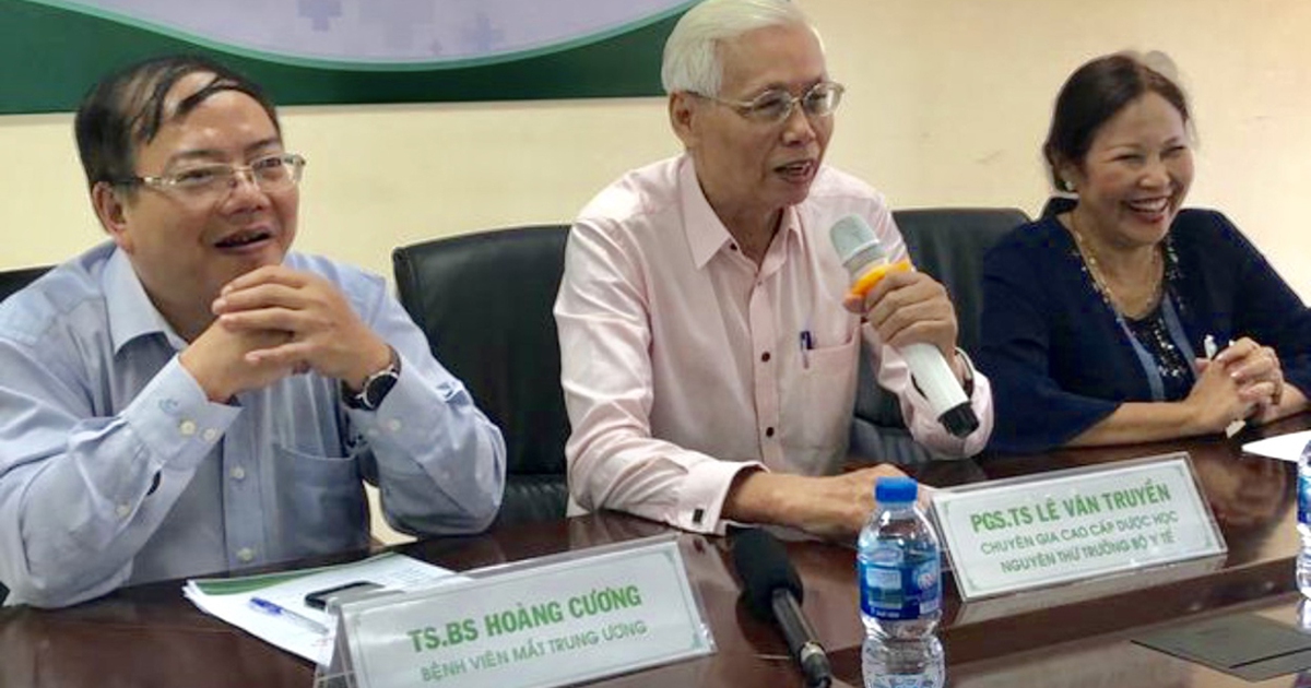 Vì sao nên sử dụng thuốc nhỏ mắt công nghệ kín?