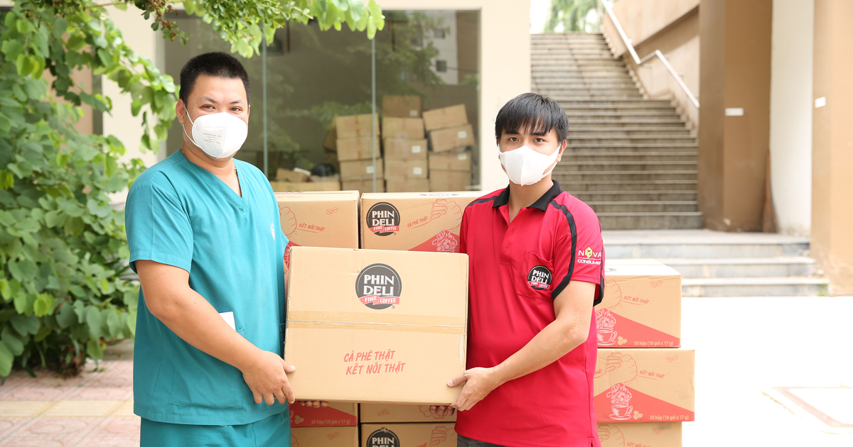 Cà phê PhinDeli tiếp sức mạnh cổ vũ từ ‘hậu phương’ ra ‘tiền tuyến’