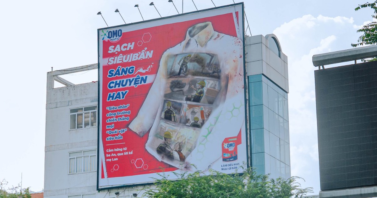 Lần đầu tiên vết siêu bẩn trở thành tác phẩm nghệ thuật khổng lồ