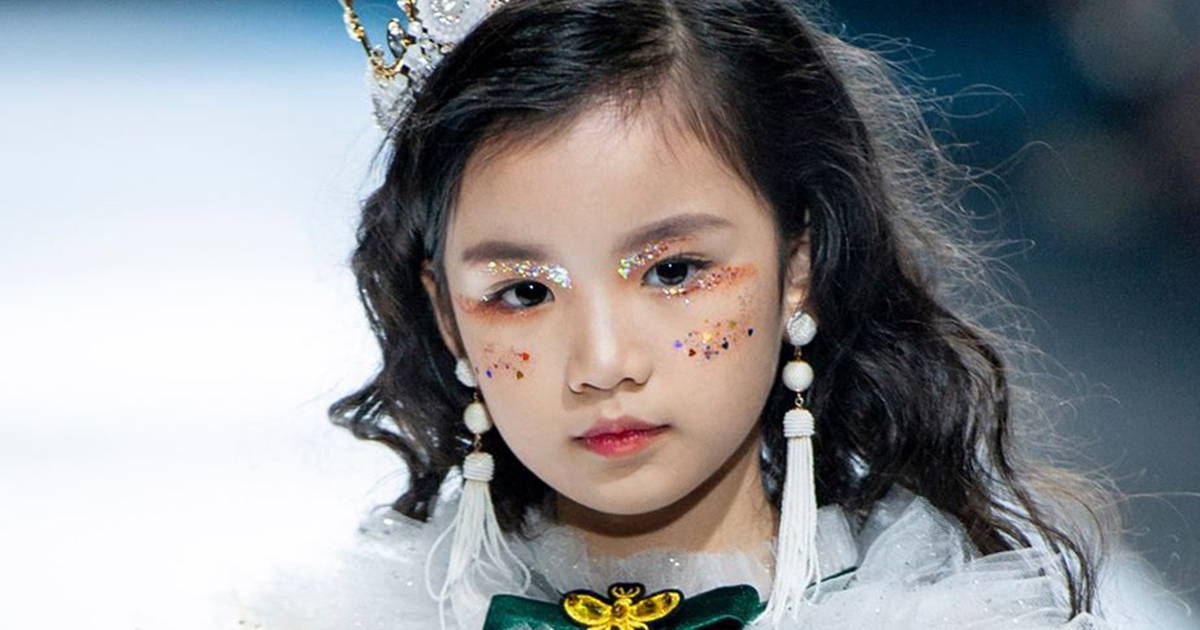 Hoa hậu Hoàn vũ nhí thế giới 2019 tỏa sáng trên sàn catwalk