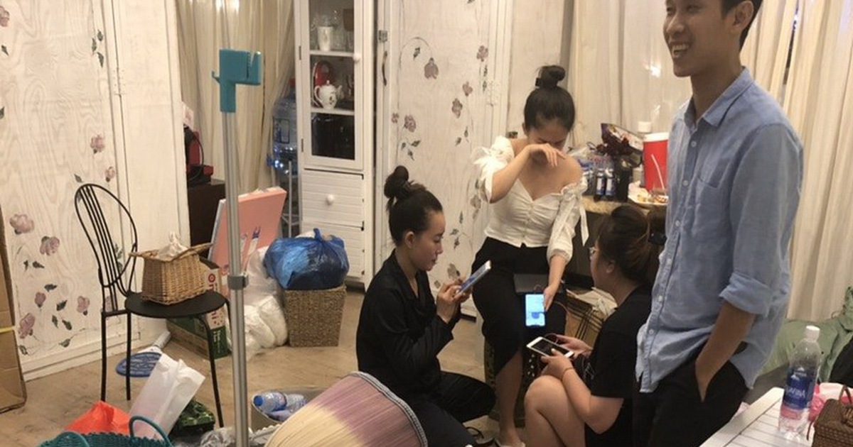 Gia đình 3 đứa bé bị 'bắt' ở TP.HCM đã được vào nhà