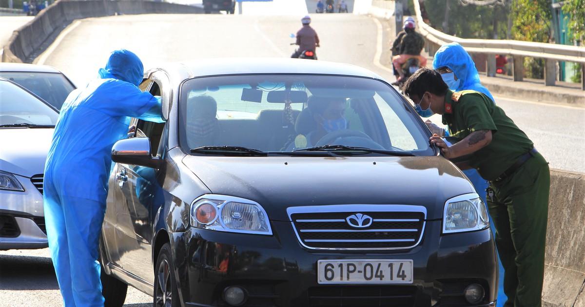 Cán bộ, công chức TP.HCM bị giảm một nửa thu nhập tăng thêm năm 2020