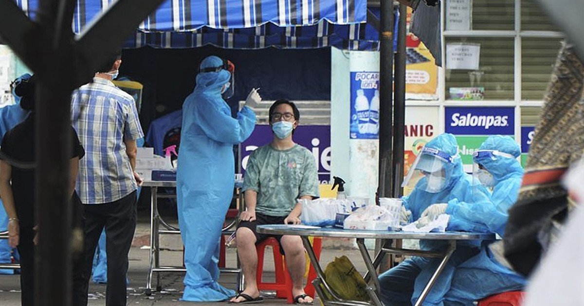 TP.HCM: Xuất hiện 19 ca nhiễm Covid-19, chợ đầu mối Hóc Môn ngừng hoạt động trực tiếp