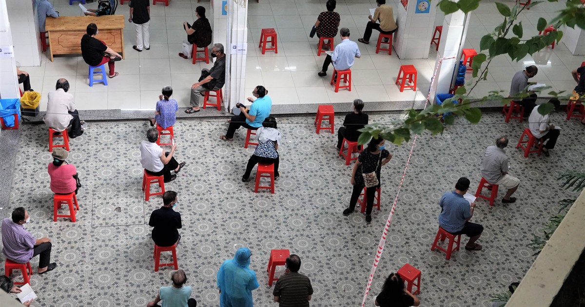 TP.HCM đề nghị Bộ Y tế cung cấp vắc xin Covid-19 liên tục trong tháng 8