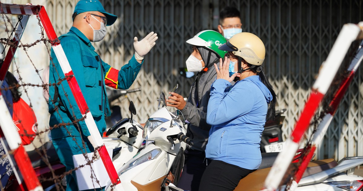 UBND H.Củ Chi (TP.HCM) báo cáo: Nhiều trường hợp lợi dụng việc ưu tiên để qua chốt