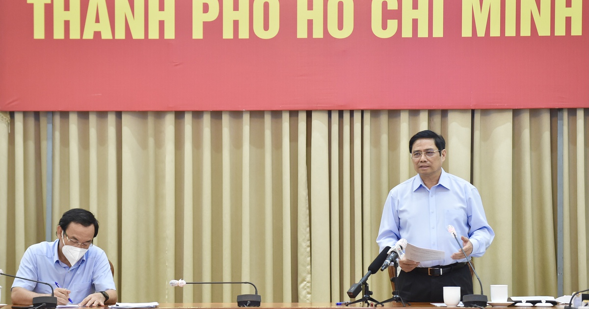 Thủ tướng gợi mở TP.HCM di dời một bộ phận người dân để giãn cách trong một khu vực