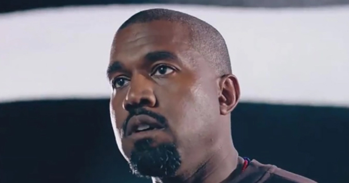 Kanye West rút khỏi Lễ hội âm nhạc Coachella do ồn ào trên mạng