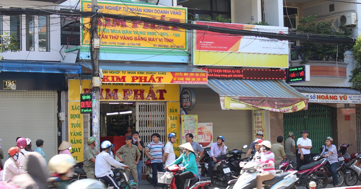 Dọa nổ tung tiệm vàng, tống tiền 'như phim' ở Sài Gòn